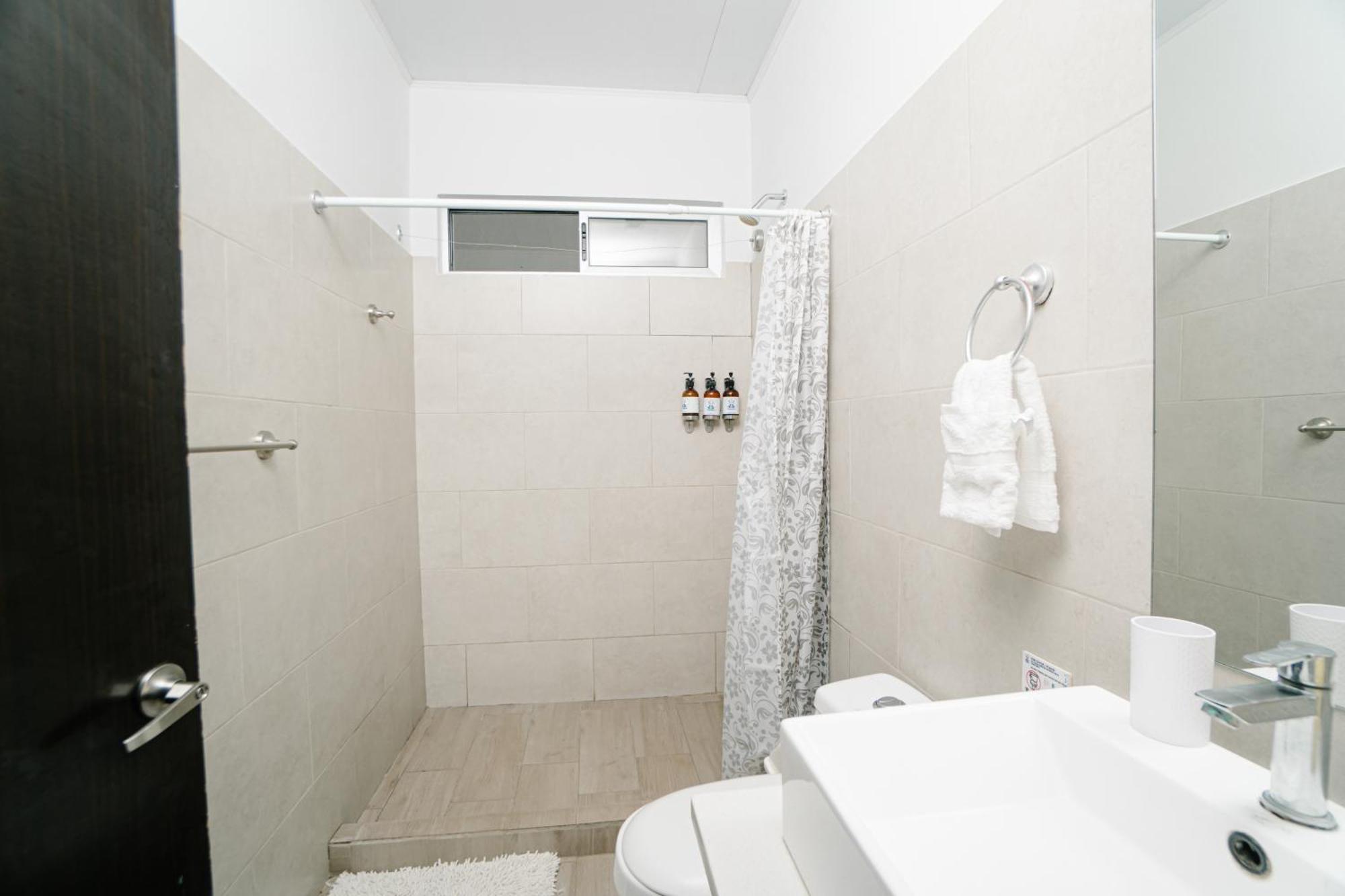 Apartamentos Ganesha Jacó Eksteriør billede